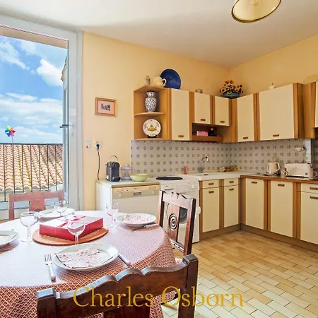 Apartmán The Old School Atypical - Haussmannian For 5 *